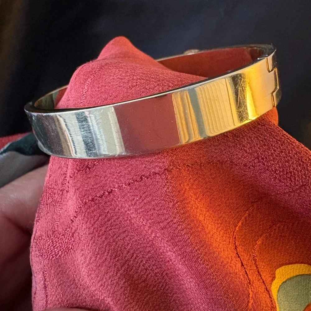 Tory Burch Fashion
Bracelets - Picture 4 of 6